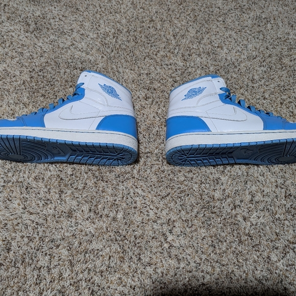 Air Jordan 1 Retro HighWhite/White-University  UNC size 12 - Picture 3 of 7
